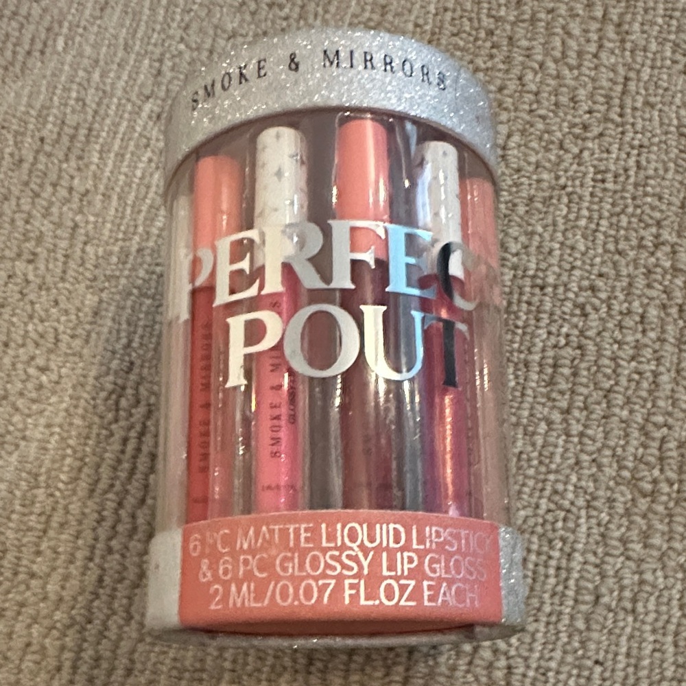 NEW Smoke & Mirrors "Perfect Pout" lip kit